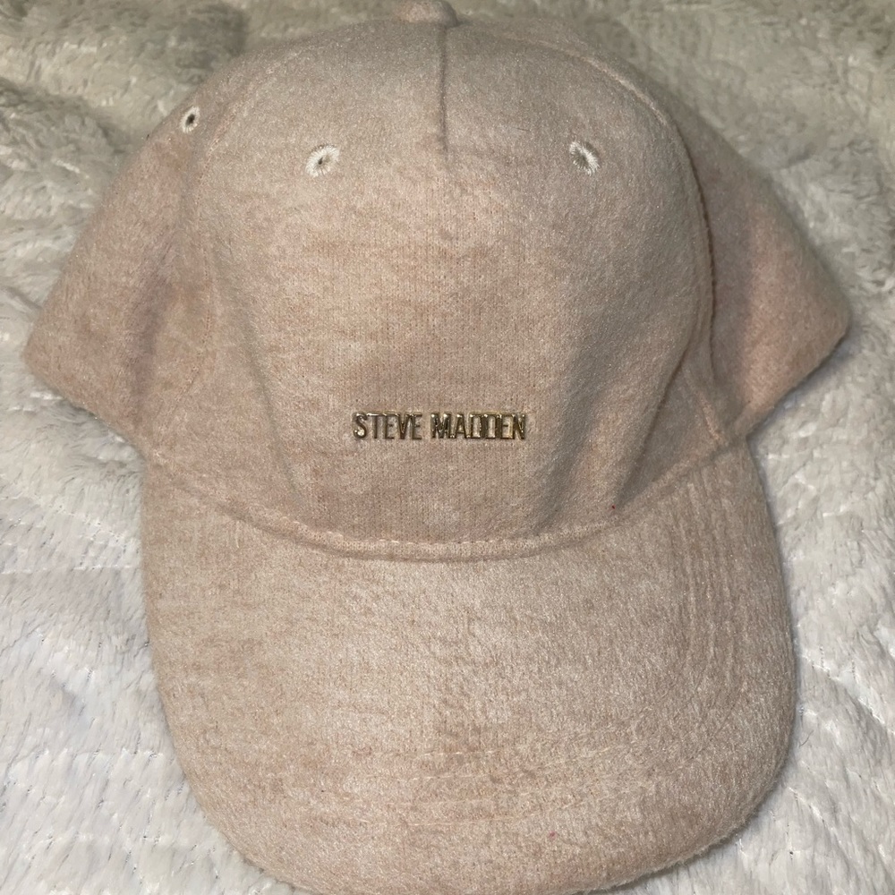 Steve Madden hat